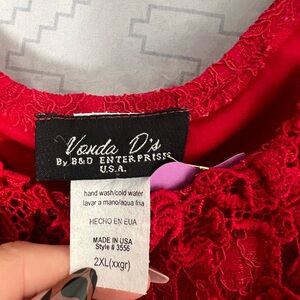 Red Textured Top by Vonda D's
